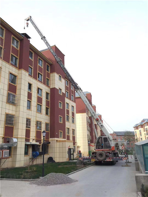 华阴市跨街广告牌的高空安装注意事项